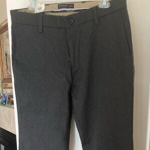 Mens Dockers 32/32
Lux cotton stretch 
Wrinkle free 
Athletic fit